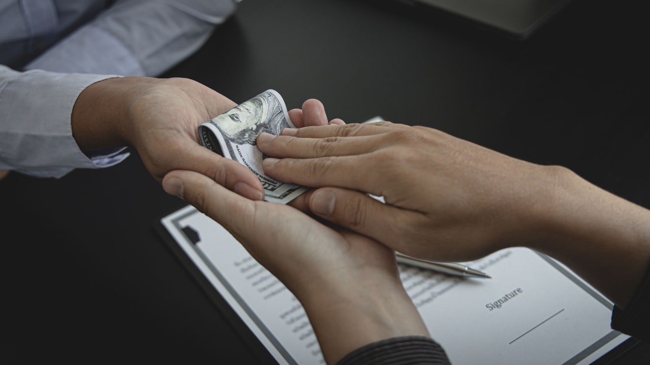 De ce sa nu crezi in companiile care ofera bani usori